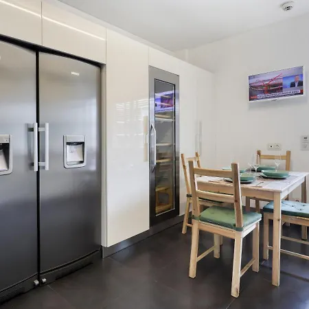 T3, In W/ Pool Near Airport * Lisbon