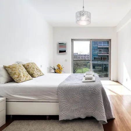 Apartment T3, In W/ Pool Near Airport *